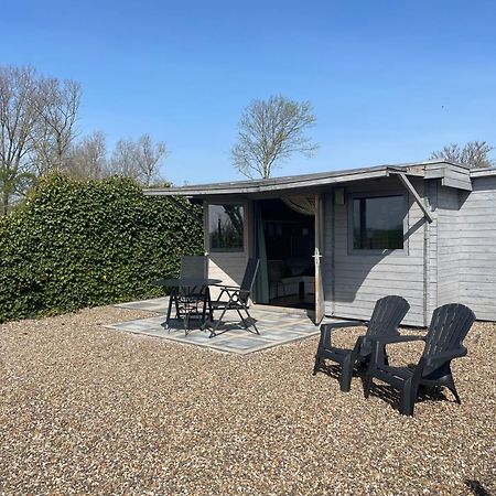 Logeerboerderij De Salix Villa Hitzum Luaran gambar