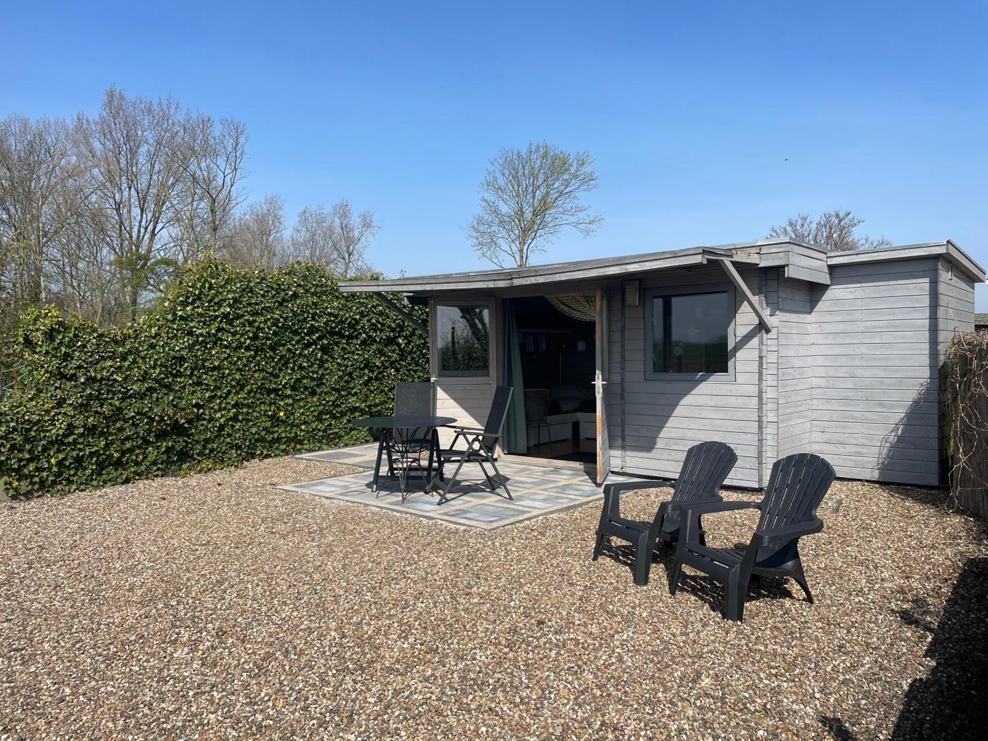 Logeerboerderij De Salix Villa Hitzum Luaran gambar
