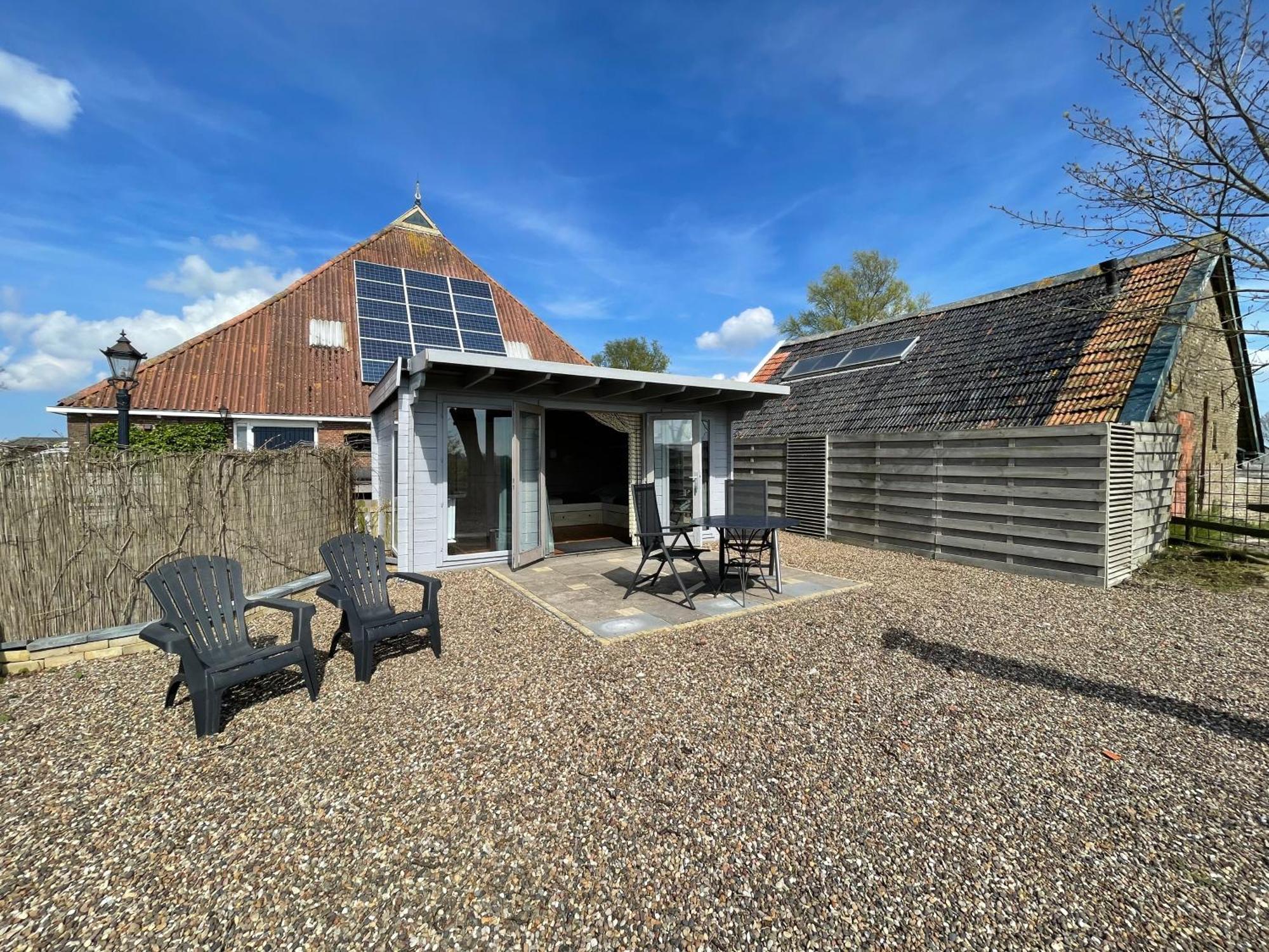 Logeerboerderij De Salix Villa Hitzum Luaran gambar
