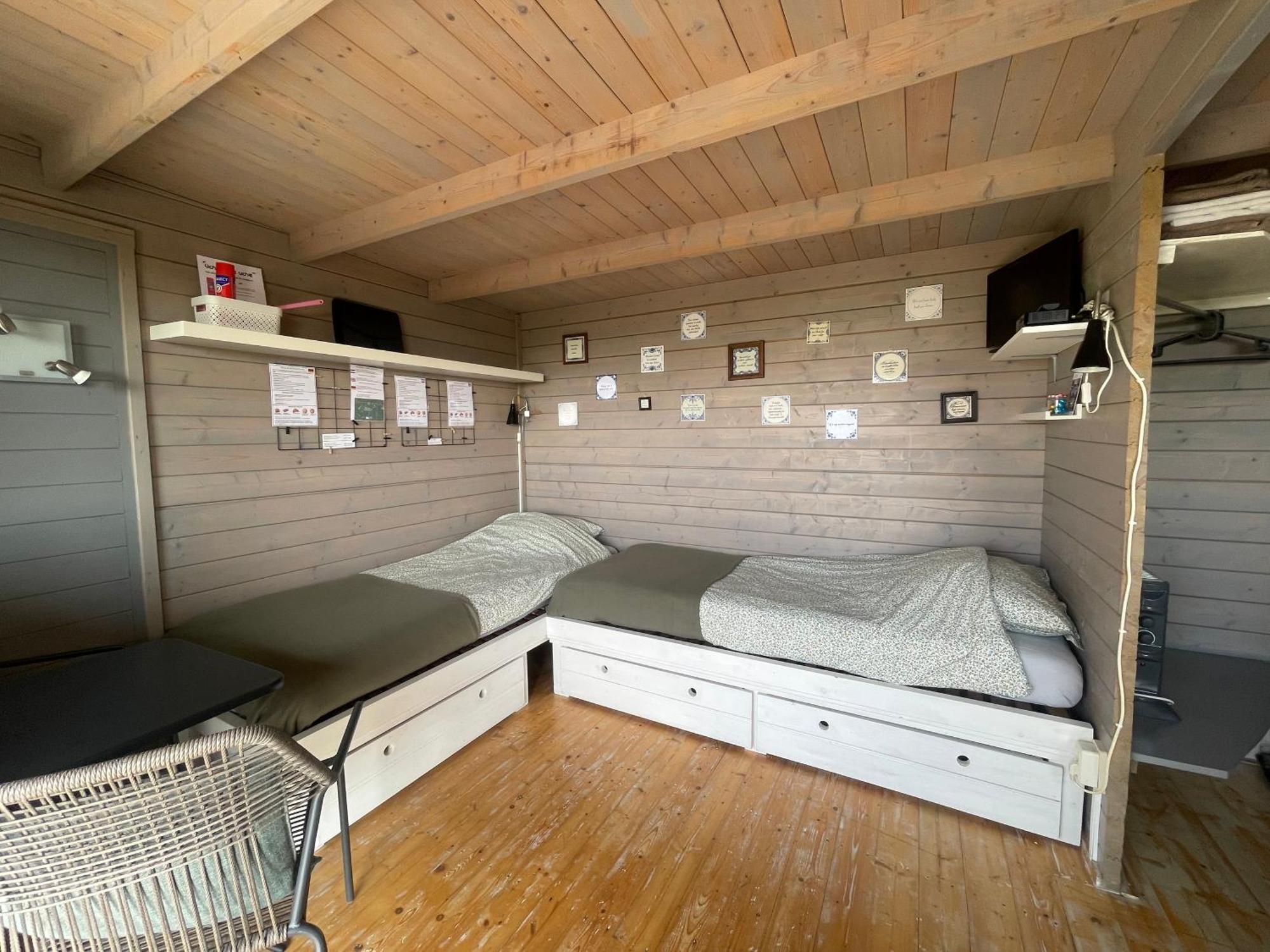 Logeerboerderij De Salix Villa Hitzum Luaran gambar
